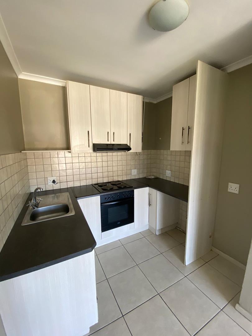 To Let 2 Bedroom Property for Rent in Maitland Western Cape